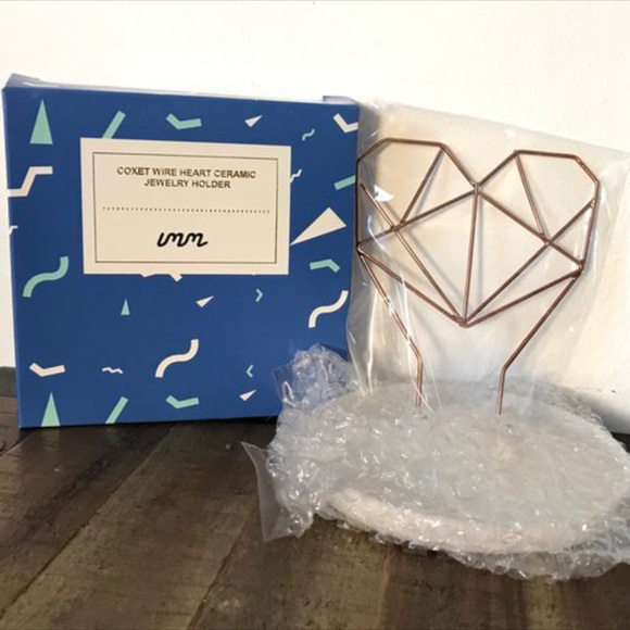 IMM Living Coxet Wire Heart Ceramic Jewelry Holder - Picture 1 of 3